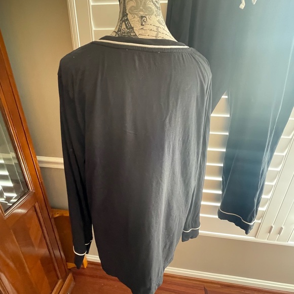 Chic Black Pajama Set with White Accents - Picture 7 of 13